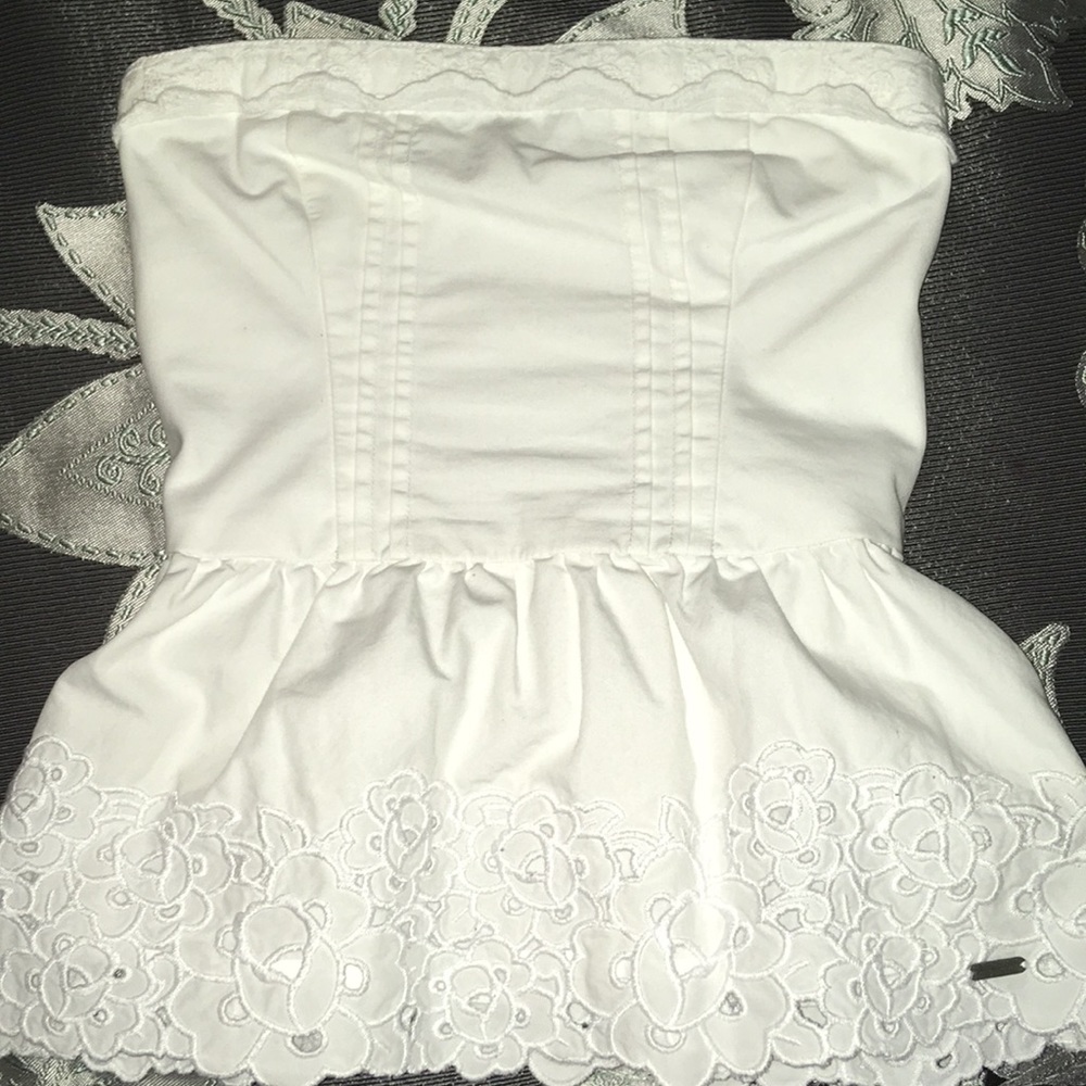 A white A&F white shirt for kids, size XL.